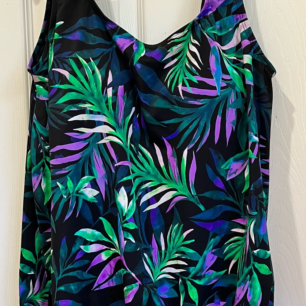 Swimsuits for all Tropical blouson tankini swim top